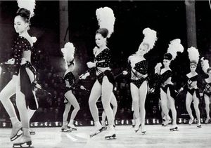1966 Wire Photo leggy chorus girls skating in Russian Ice Review Circus Upon Ice - Picture 1 of 2