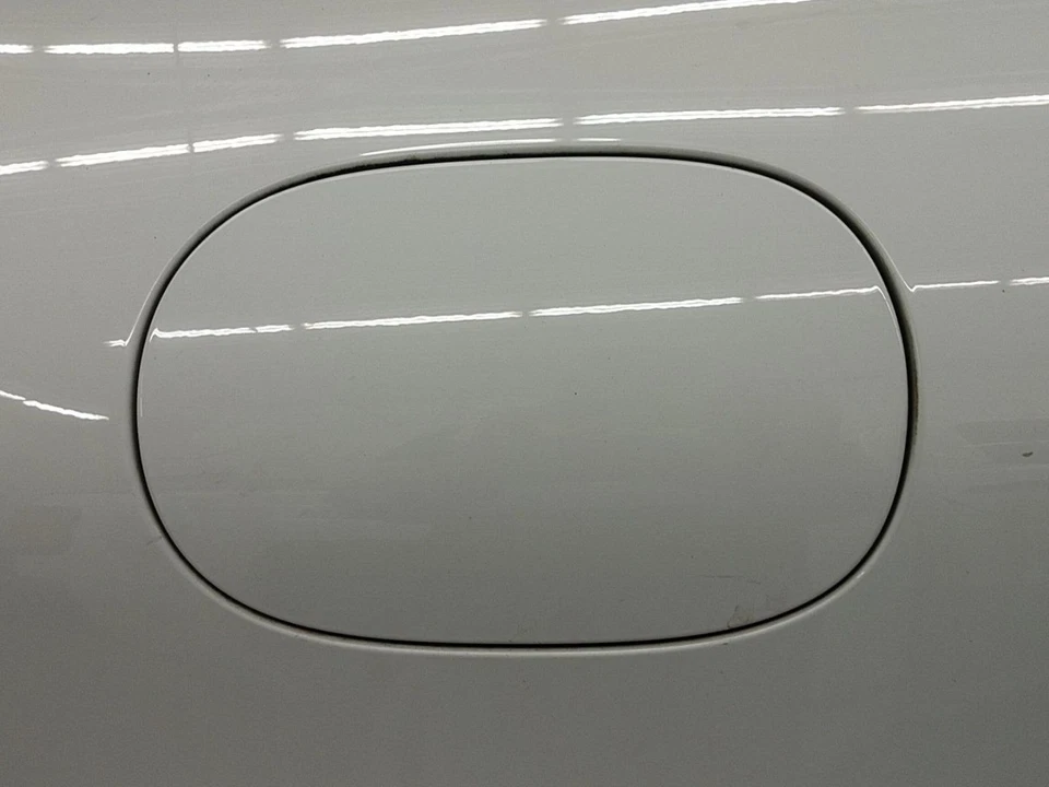 Клапан двери топливного бака для 2018 PPORSCHE MACAN ASSY WHT - Изображение 1 из 1