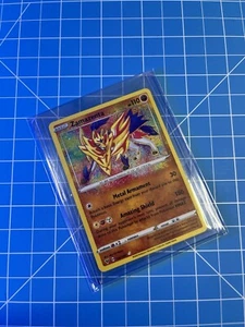 Pokémon TCG Zamazenta ⚡️Vivid Voltage ⚡️102/185 Holo Amazing Rare NM/Mint - Picture 1 of 2