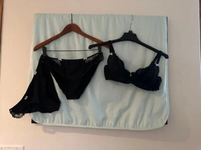 Felina Conjunto Sujetador y Ropa Interior Talla XL (ropa Interior) y Talla 38c (sujetador) Foto 1 de 4