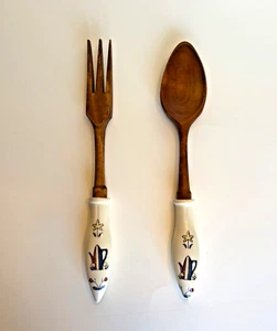 Servizio Insalata Forchetta e Cucchiaio Legno Ceramica Vintage Kitschy Cucina Granny Core 11" - Foto 1 di 8