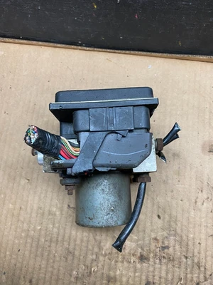 20896911 Chevrolet Tahoe 2011 ABS módulo de control de bomba de freno antibloqueo A6919 Foto 1 de 4