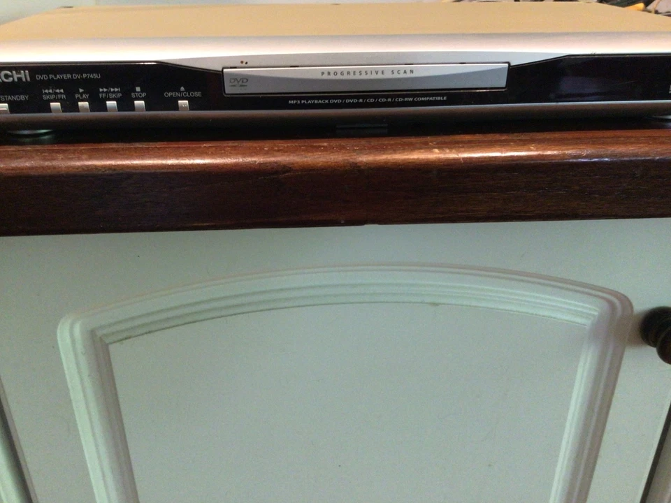 Reproductor de DVD Hitachi DV-P745U Foto 1 de 1