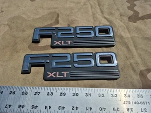 (2) Insignia Ford F-250 XLT 1992-1996 OEM F250 RH LH derecha izquierda - Imagen 1 de 11