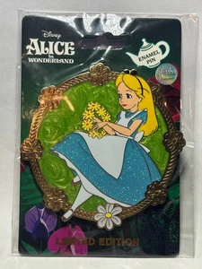 Disney PALM Alice in Wonderland Iconic Series LE 300 Trading Pin Pink A La Mode - Picture 1 of 2