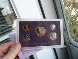 US MINT 1993 S 5 COIN UNCIRCULATED PROOF COIN SET--PURPLE OUTER - Picture 1 of 5