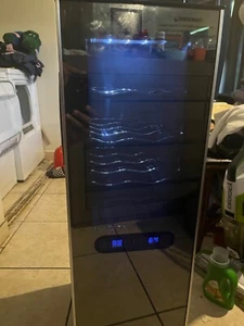 Wine Enthusiast Silent 18 Bottle Dual Zone Touchscreen Wine Refrigerator Slimlin - Picture 1 of 6