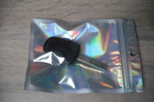A GENUINE VAUXHALL CORSA D 2 BUTTON KEY FOB REMOTE LOCKING - Picture 1 of 6