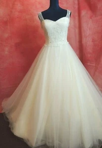SALE ! Beautiful White Rose wedding dress size 14 RRP £1200 - Picture 1 of 11