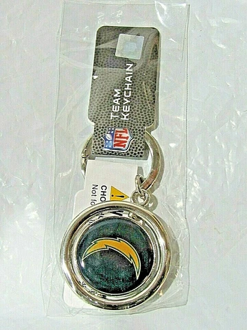 NFL New England Patriots Spinning Logo Key Ring Keychain Forever Collectibles Cover
