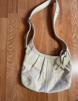 Bolso de Hombro Hobo Coach Ergo Cuero Plisado Marfil 12235 Off White Crema Años 80’s Foto 1 de 4