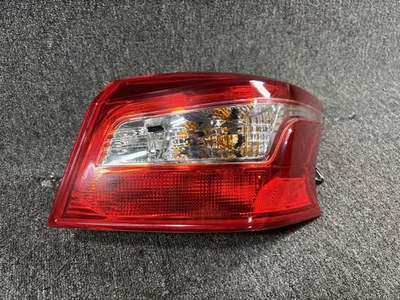 OEM | 2016 2017 2018 2019 Nissan Sentra luz trasera halógena exterior derecha, pasajero Foto 1 de 4