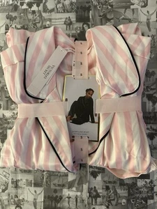 NWT Victoria’s Secret Glazed Satin Pajama set Long PINK ICONIC STRIPE  Small  🎁 - Picture 1 of 2