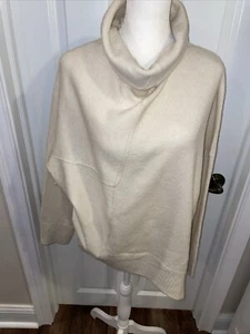 Women Elan Turtleneck Size Medium Asymmetric Hem Beige Sweater Long Sleeves Nice - Picture 1 of 11