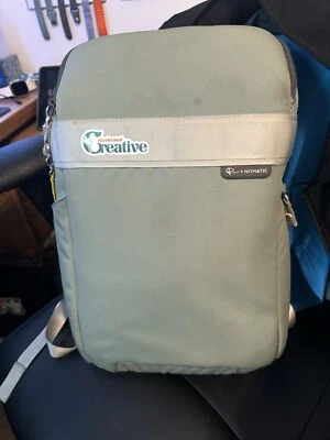 Paquete de cámara Nomatic LUMA (Sage, 18L) Foto 1 de 3