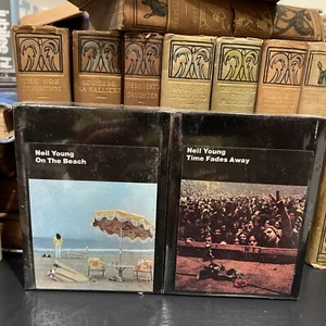Two Iconic Neil Young 8-track Tapes Still Sealed On The Beach & Time Fades Away - Imagen 1 de 10