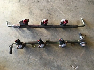 96 97 98 99 1997 NISSAN MAXIMA I30 RIEL DE COMBUSTIBLE CON INYECTORES Y REGULADOR 3,0 L Foto 1 de 3