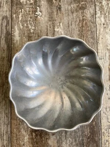 Vintage Wilton Armetale Pewter Bowl Square Scalloped Edge and Footed - Picture 1 of 7