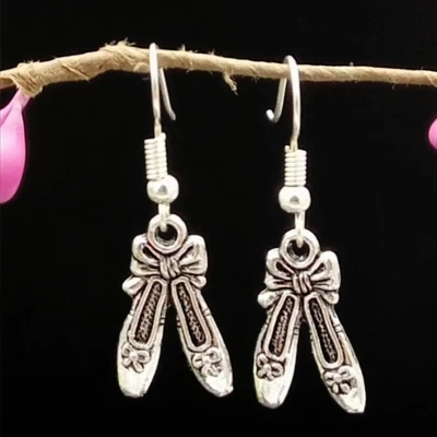 Orecchini BALLERINA scarpette da ballo danza tono argento con monachella Donna - Immagine 1 di 4