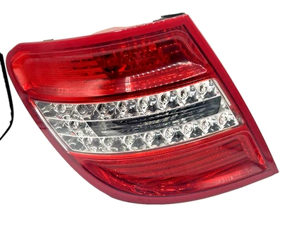 LED Heckleuchte Rücklicht links Mercedes C-Klasse S204 Kombi A2048203964 - Bild 1 von 4