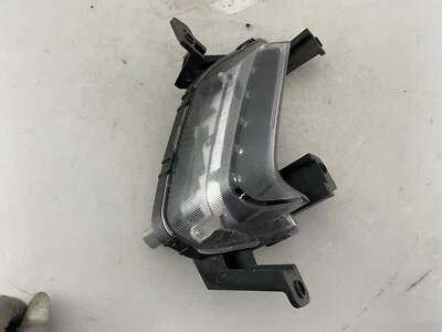 Luz antiniebla LED (derecha/pasajero) #92208-F2100 OEM | 2017-2018 Hyundai Elantra Foto 1 de 4