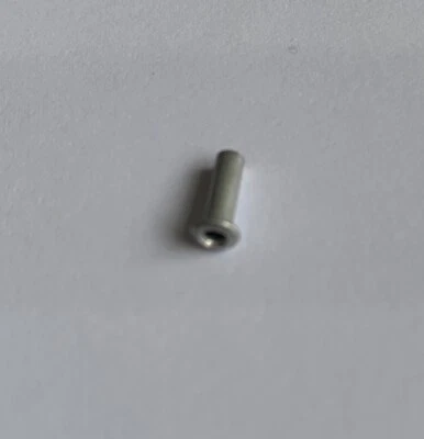 SILVER CROSS PROTECTOR DE ESQUINA PARA CAPÓ DE COCHECITO PLATEADO CROSS COACH - MINI REMACHE RIVIT