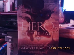 Rebel of the Sands Ser.: Hero at the Fall by Alwyn Hamilton (2018, Hardcover) - Picture 1 of 1