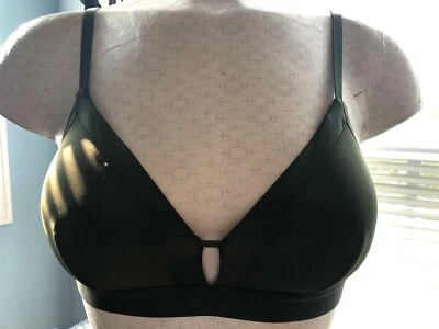 NUEVO SIN ETIQUETAS Lively Mujer Microfibra Bralette Verde Ejército Tazas Cuello en V Forrado M 34CD 36AB Foto 1 de 4