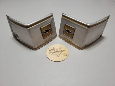 73-80 Chevrolet Squarebody Bowtie Cab Corner Trim Molding Band Left Right OEM - Imagem 1 de 4
