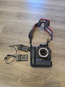 Canon EOS 40D Digital SLR Camera - Body -battery Grip -2 Batteries-charger - Picture 1 of 13