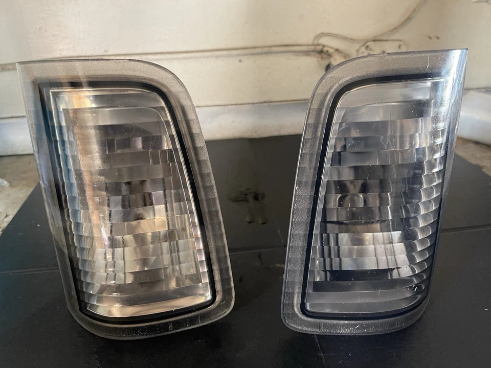 2003-2006 Lincoln Ls Reverse Lights Set of 2 - Image 1 of 4
