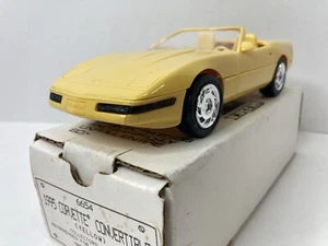 AMT Ertl 1995 Chevrolet Corvette Convertible gelb Händler Promo 1:25 Auto 6654 - Bild 1 von 20