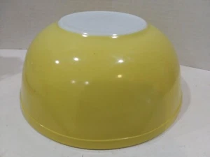 #3 Vintage Pyrex Glass Nesting Mixing Bowl Primary Yellow Color 4 Quart # 404 - Picture 1 of 4