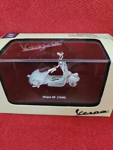 NEW IN BOX Ray 1:32 Scale 1946 Vespa 98 Scooter - Picture 1 of 3