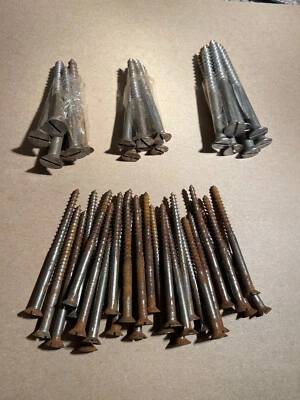 lot de  Vis anciennes à bois  en acier brut  tete fraisée diametre: 6 et 7 mm - Photo 1/4