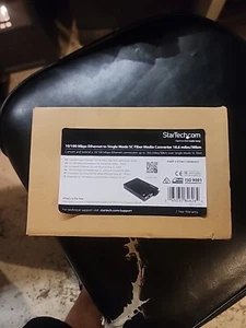 Startech 10/100 Mbps Jednomodowy konwerter mediów światłowodowych SC 30 km - Zdjęcie 1 z 2