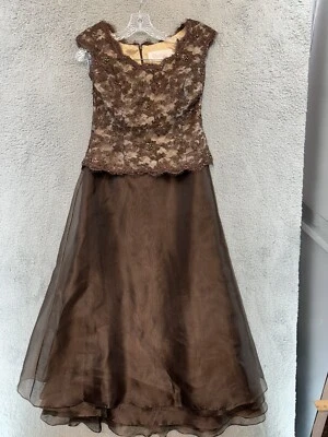 Vestido formal Montage Mon Cheri marrón encaje lentejuelas cuentas para mujer 12’s Foto 1 de 4