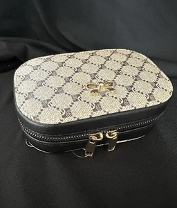 Schmuckkästchen Reißverschluss rundum / beige, schwarz Traveler 6”x4”x2” - Bild 1 von 6