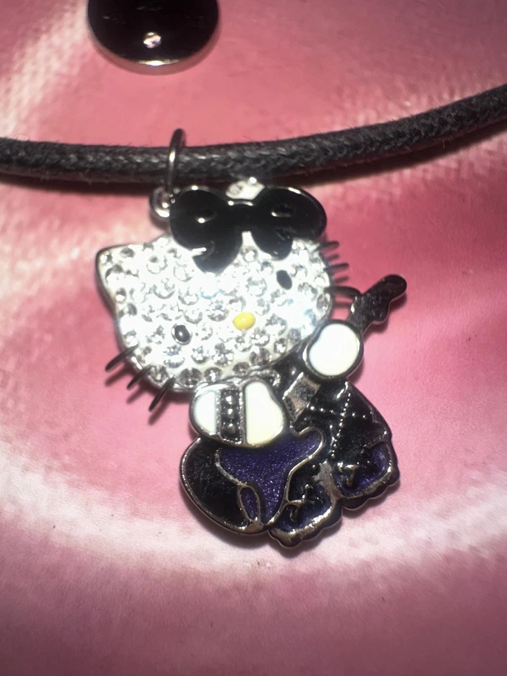 Collar de guitarra Swarovski × Hello Kitty estrella de rock colgante de cristal 2011 Sanrio Foto 1 de 4