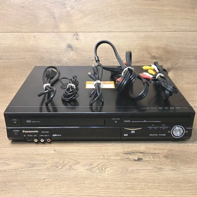 Panasonic DMR-EZ48V Gravador de DVD VHS Player VCR Combo com Cabos *Sem Controle Remoto - Imagem 1 de 4