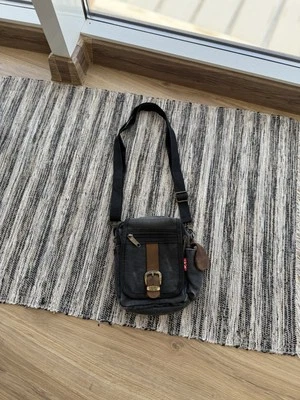 RARE DIESEL VINTAGE 90s MINI BAG CROSSBODY Y2K DISTRESSED MASENGER BAG - Imagem 1 de 4