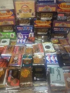 Entdecken Sie 60 ungeöffnete Basketball Karten Packs mit Legenden aus den 80ern & 90ern - Bild 1 von 2