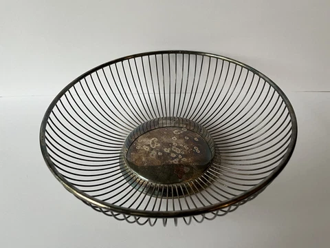 Vintage EALES 1779 Made in Italy Round Silvertone Wire Bread Fruit Basket Cover