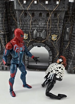 Traje de velocidad Spider-Man de Marvel Legends y sirenas Aracne Spider-Woman Skyline Foto 1 de 4