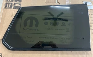 2021-2025 Jeep Grand Cherokee (Long Base) Quarter Glass (Passenger Side) - Bild 1 von 4