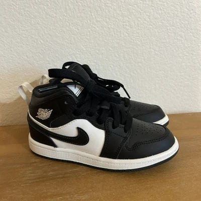 Air Jordan 1 середины туфли молодежи 12C панда DQ8424-010 Kids Nike кроссовки, новый без коробки - Изображение 1 из 4