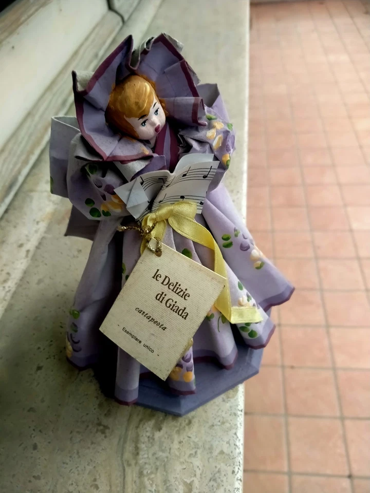 LE DELIZIE DI GIADA BAMBOLA CARTAPESTA - Immagine 1 di 3