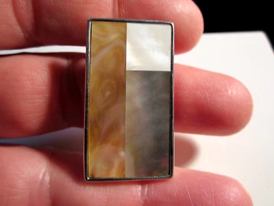 VINTAGE LIA SOPHIA PENDANT MOTHER OF PEARL-  BBA-46 - Image 1 of 2