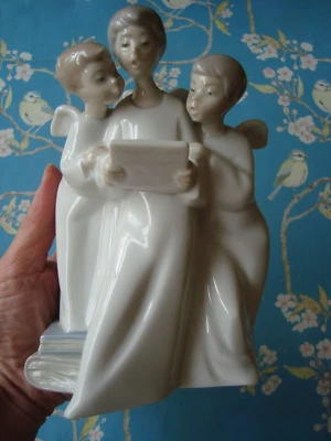 Nao By Lladro The Angels Singing ~ Retired ~ As New - image 1 of 4