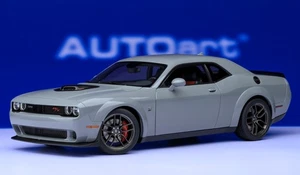 2022 Dodge Challenger  R/T Scat Pack Widebody Smoke Show in 1:18 scale - Picture 1 of 4
